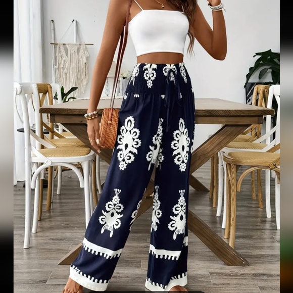 Vintage Print Wide Leg Pants - Picture 2 of 2